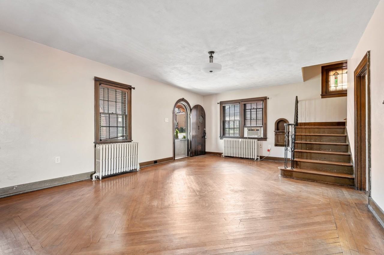 3846 Brownsville Rd - Photo 5 of 28