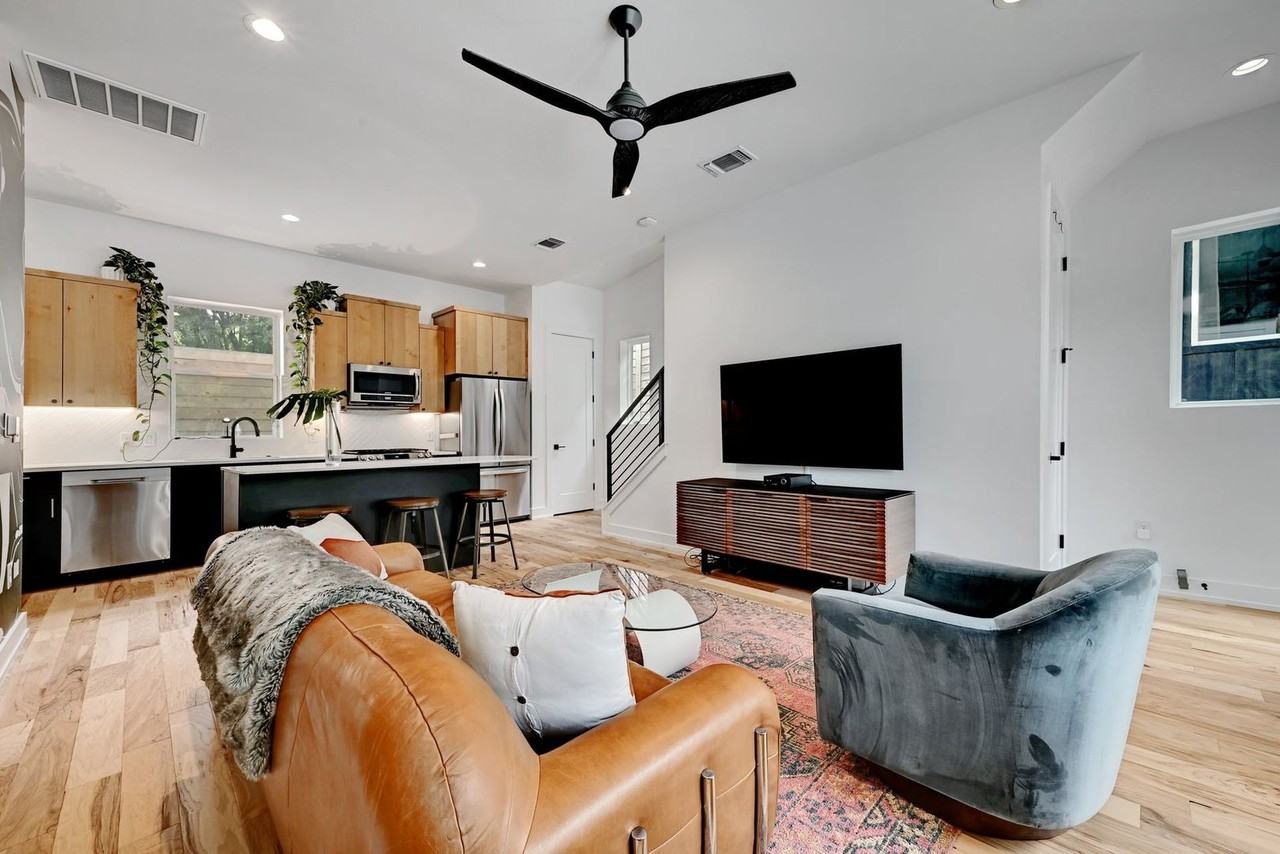1407 Greenwood Ave #3 - Photo 4 of 13
