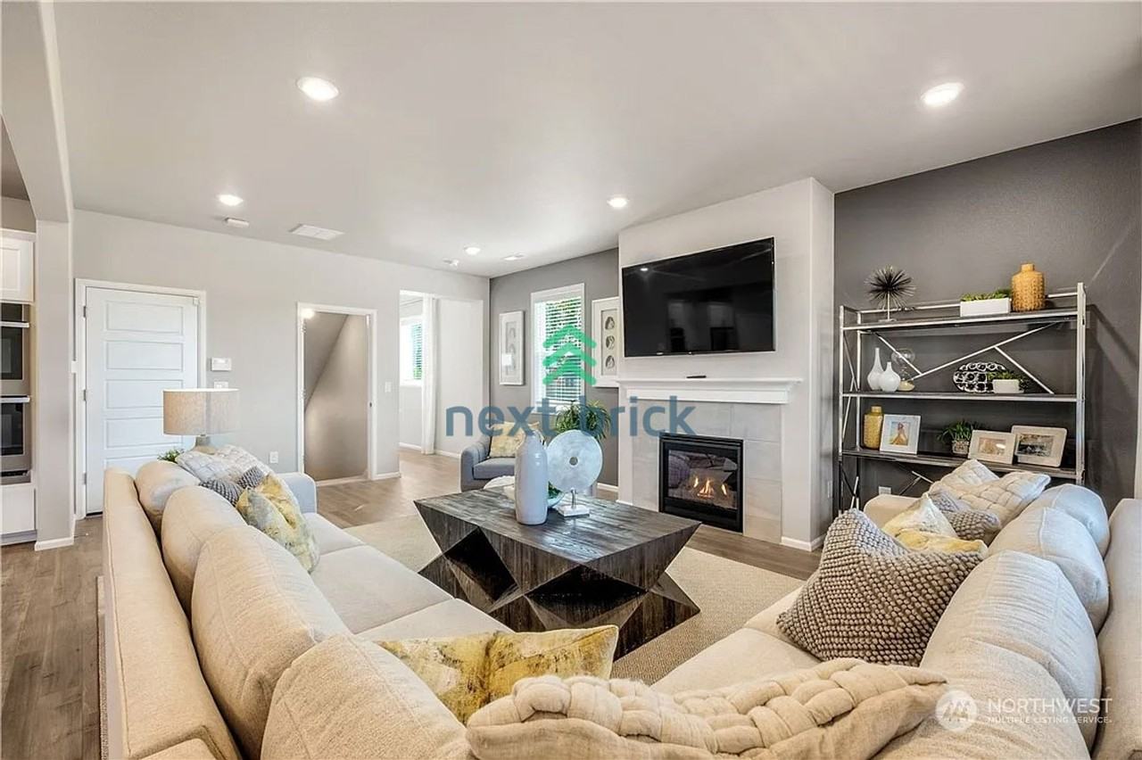 922 121st Ave Se - Photo 3 of 20