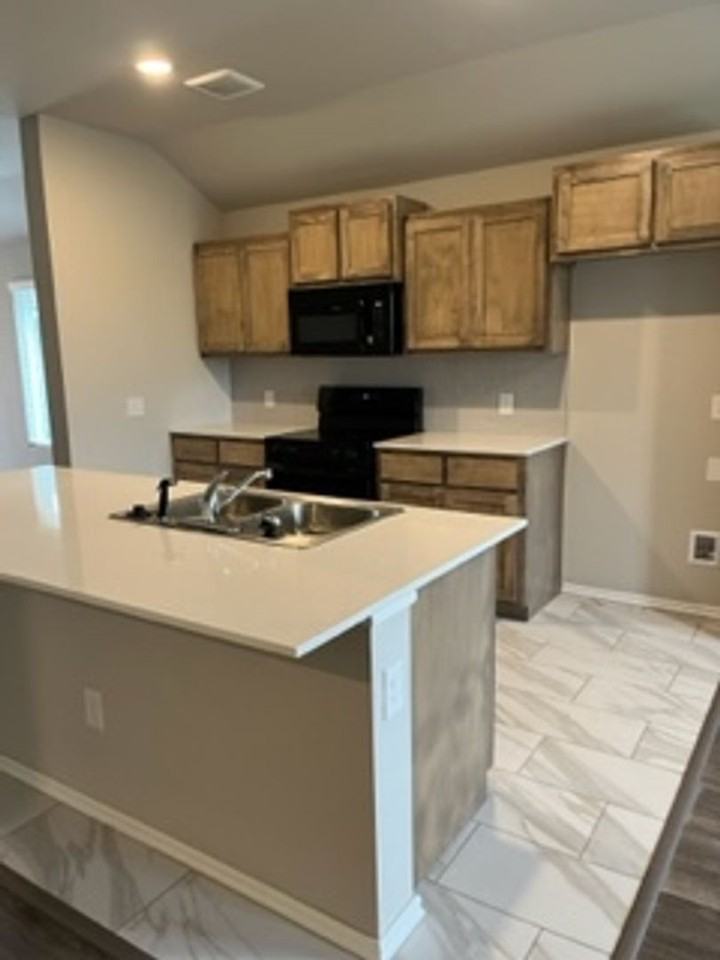 2936 Nw 195th St - Photo 2 of 16