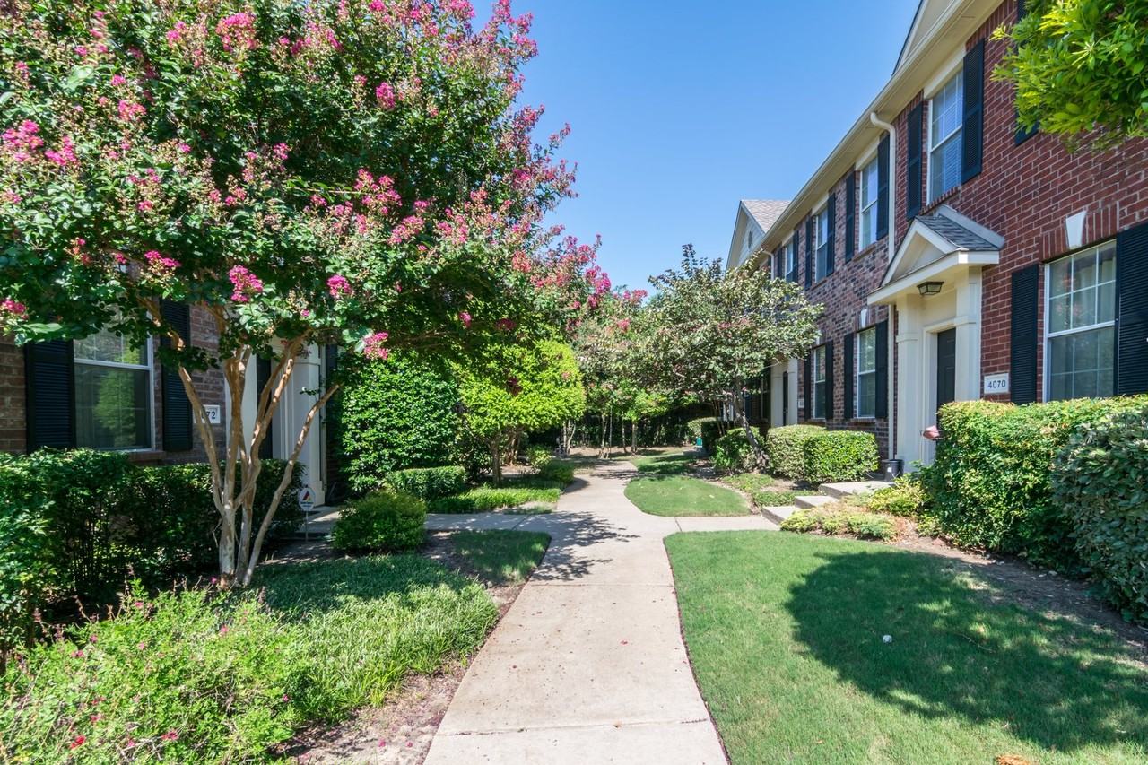 4074 Kyndra Cir - Photo 2 of 27