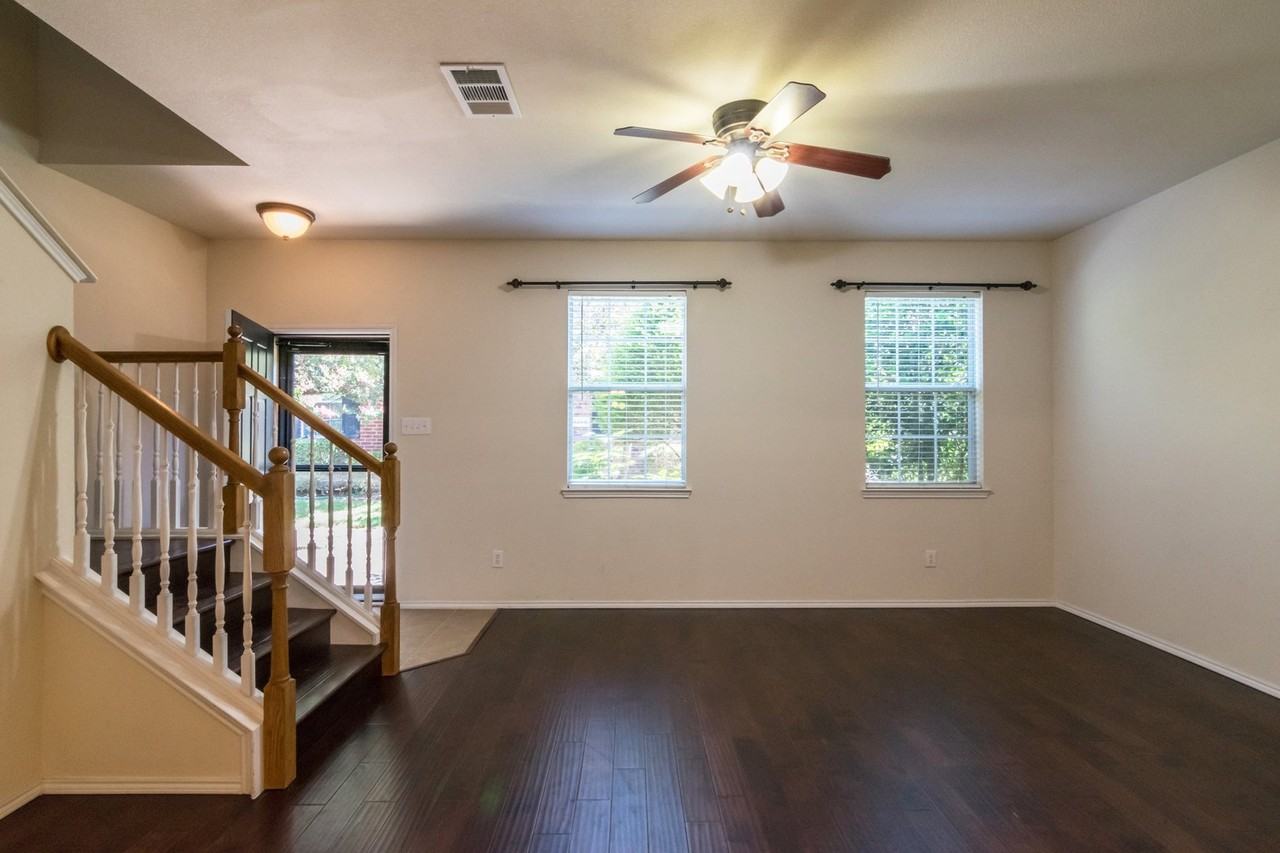 4074 Kyndra Cir - Photo 3 of 27