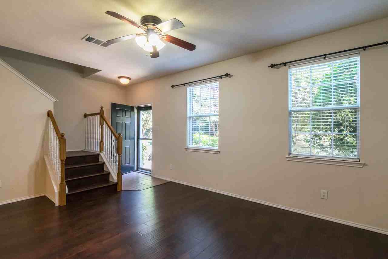 4074 Kyndra Cir - Photo 4 of 27