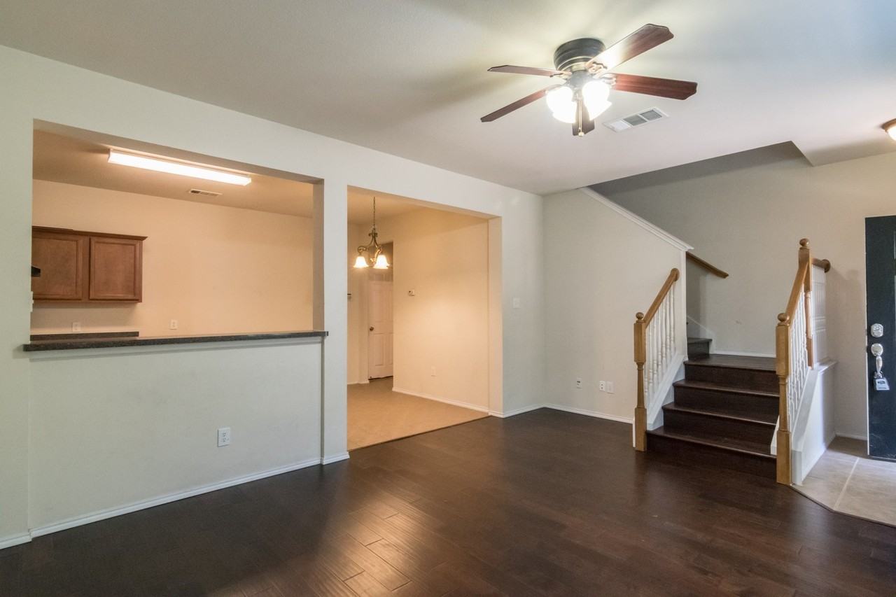 4074 Kyndra Cir - Photo 5 of 27