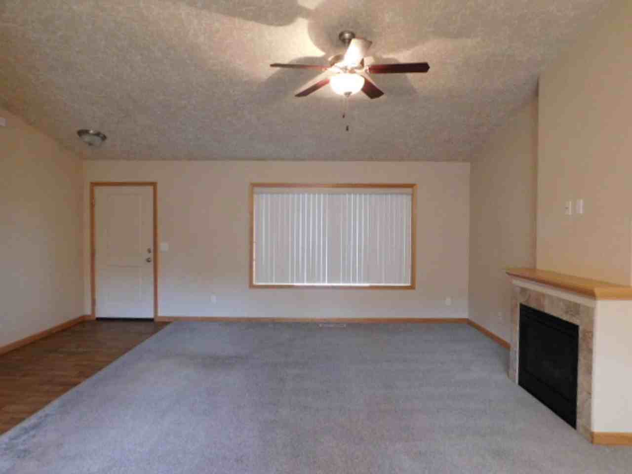 4544 Mabel Ave Ne - Photo 3 of 24