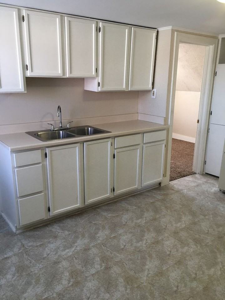 357 French Ave - Photo 4 of 8