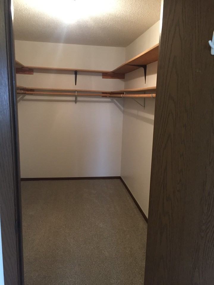 Holly 100 - Photo 4 of 50