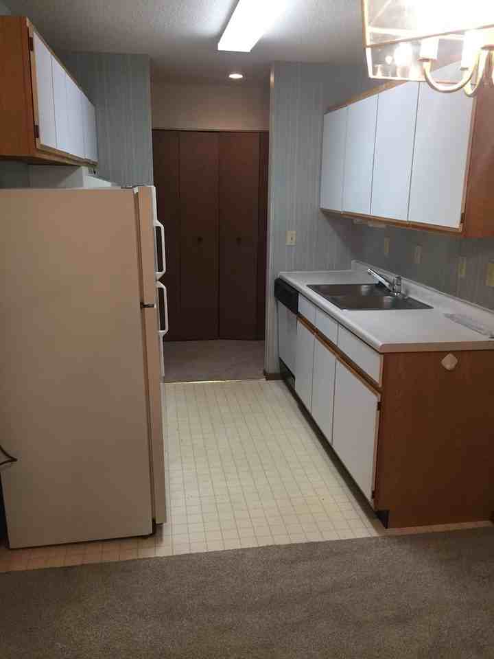 Holly 100 - Photo 5 of 50