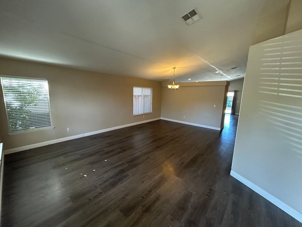1145 Stonecrest Dr - Photo 2 of 21