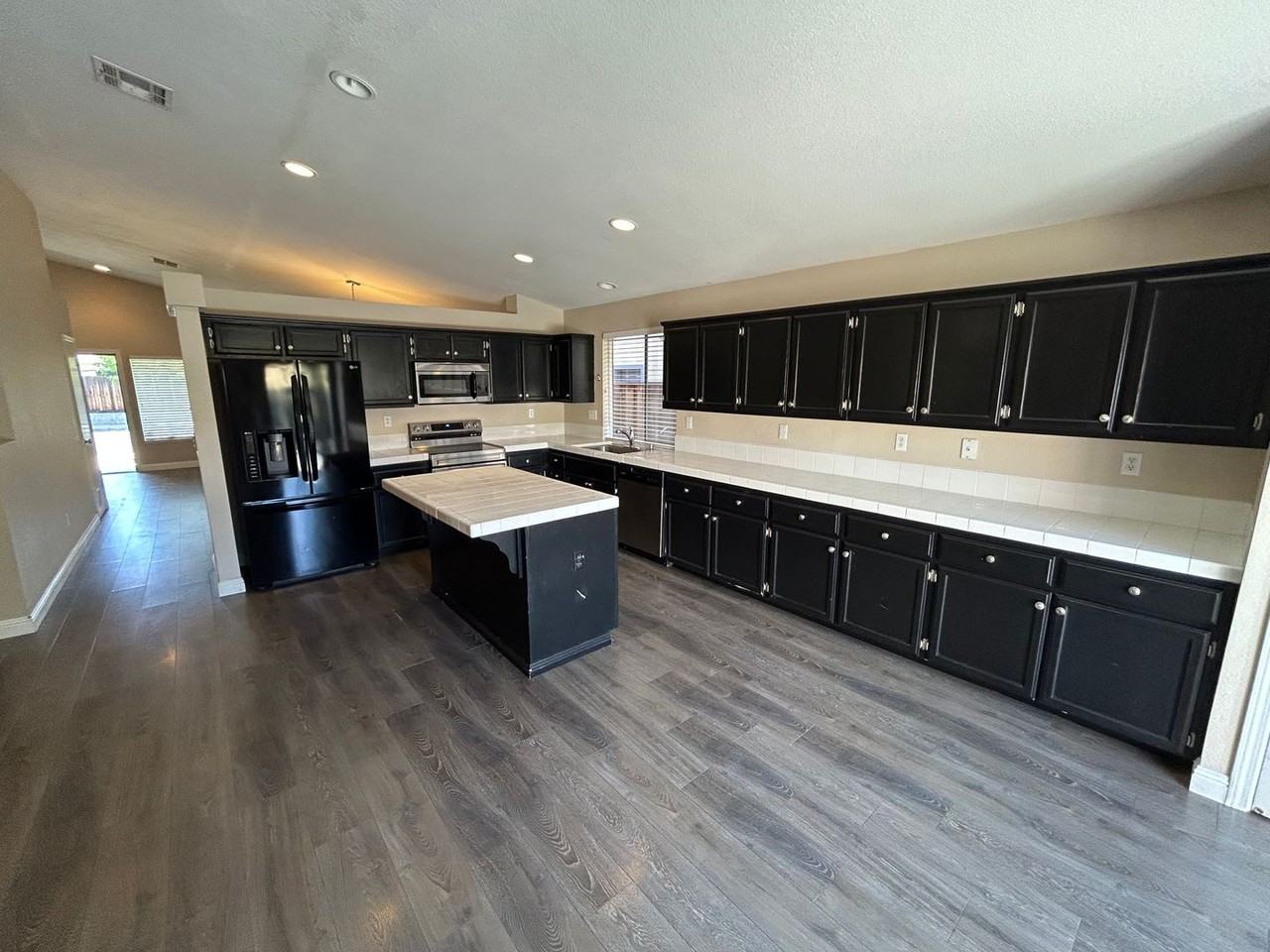 1145 Stonecrest Dr - Photo 6 of 21