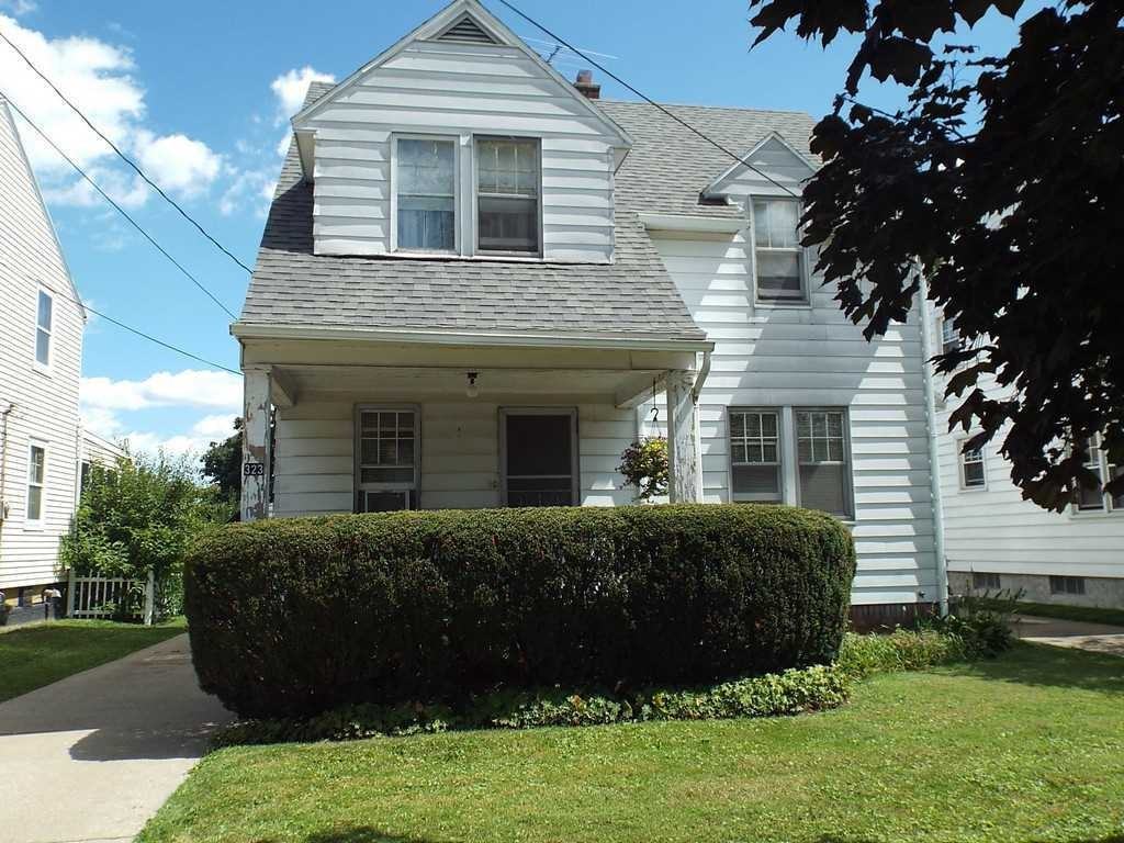 323 Hillview Dr - Photo 3 of 19