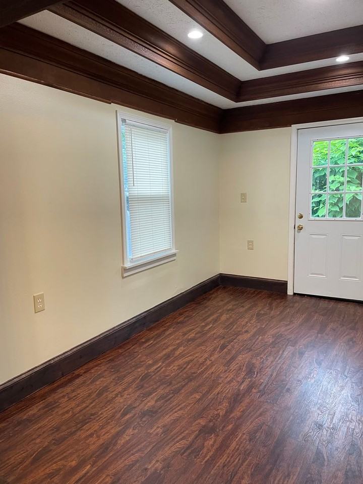 185 Market St - Photo 4 of 15