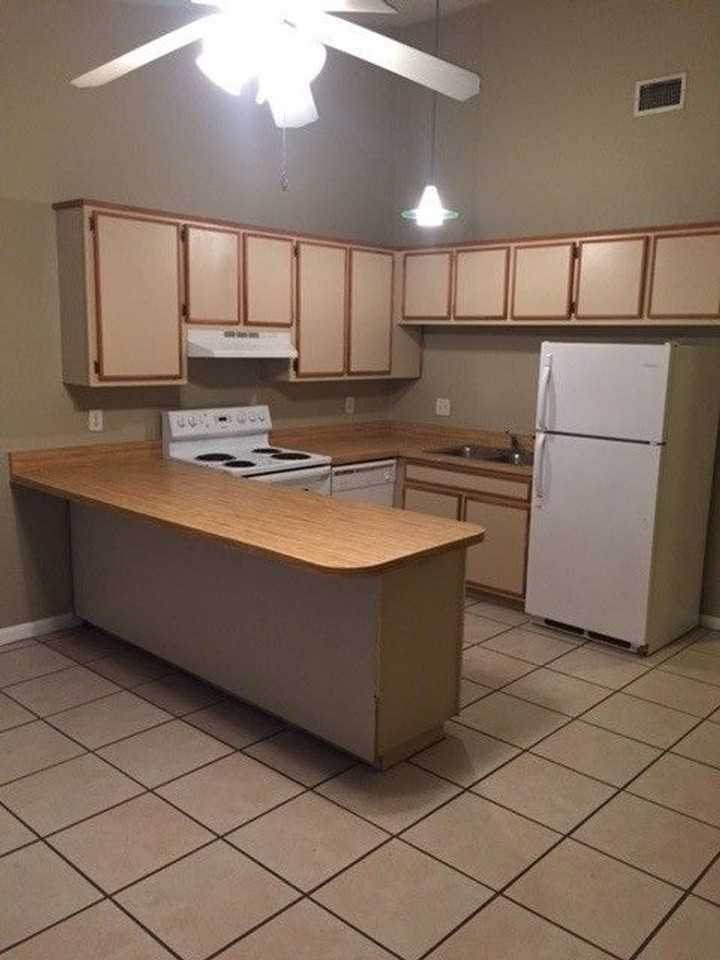 1254 Continental Ct - Photo 3 of 5