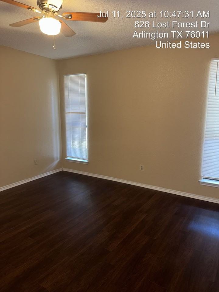 828 Lost Forest Dr - Photo 3 of 12