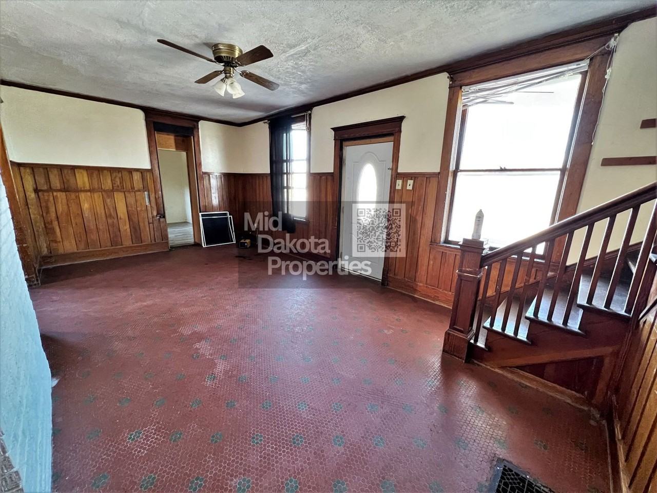 115 N Sanborn Blvd - Photo 2 of 16