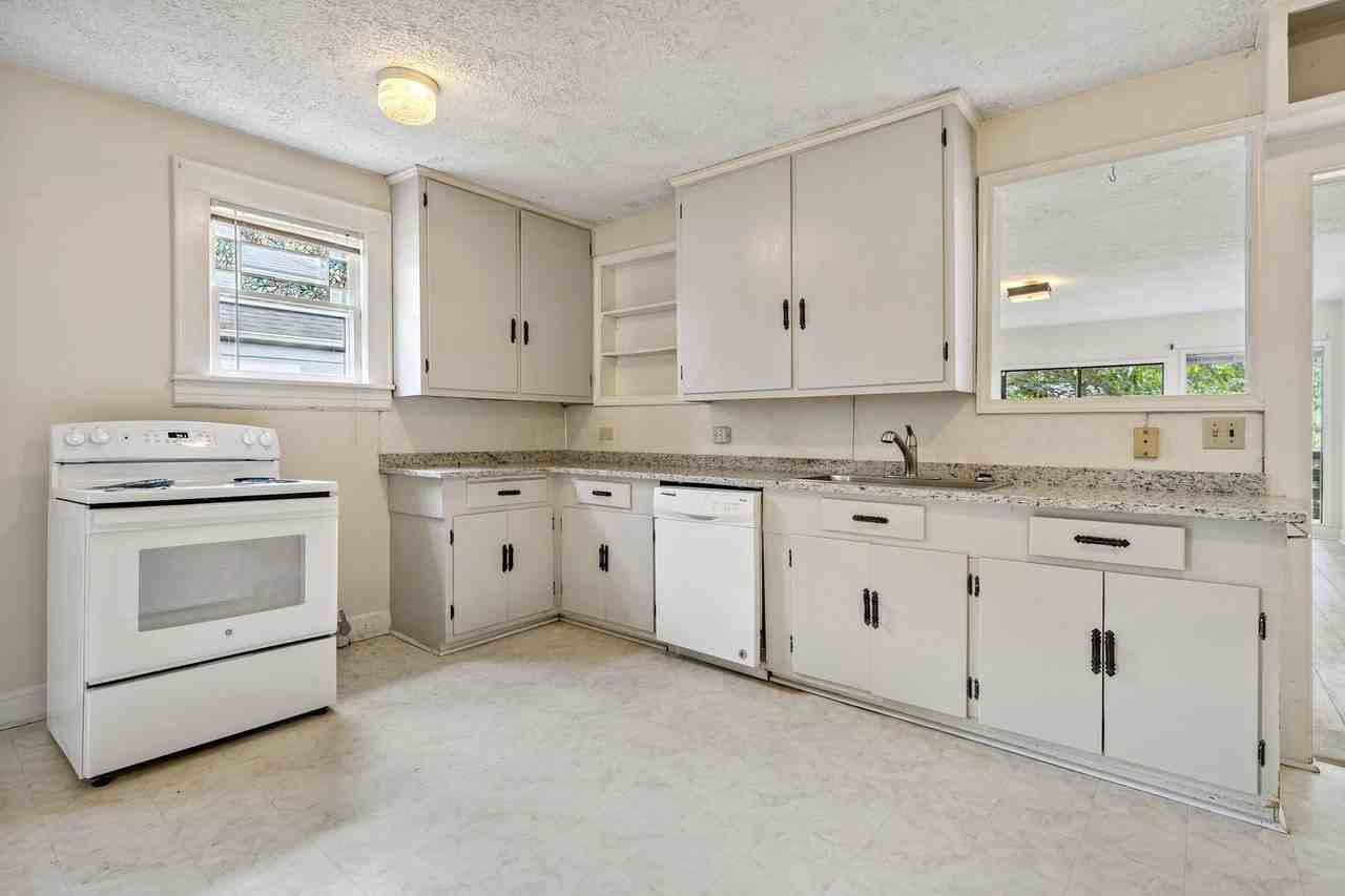 2915 University Dr - Photo 7 of 18