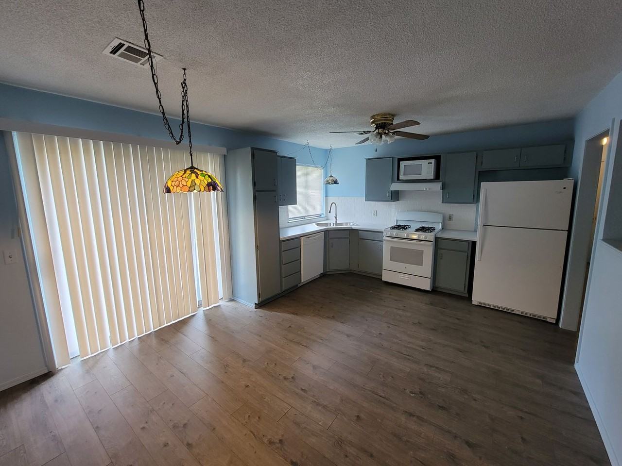 209 S 181st East Ave - Photo 2 of 8