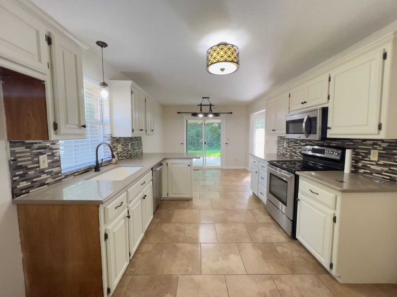 11800 Kingsridge Ter - Photo 2 of 26