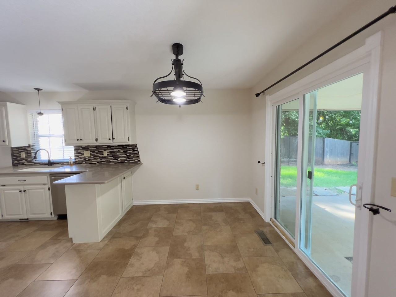 11800 Kingsridge Ter - Photo 4 of 26
