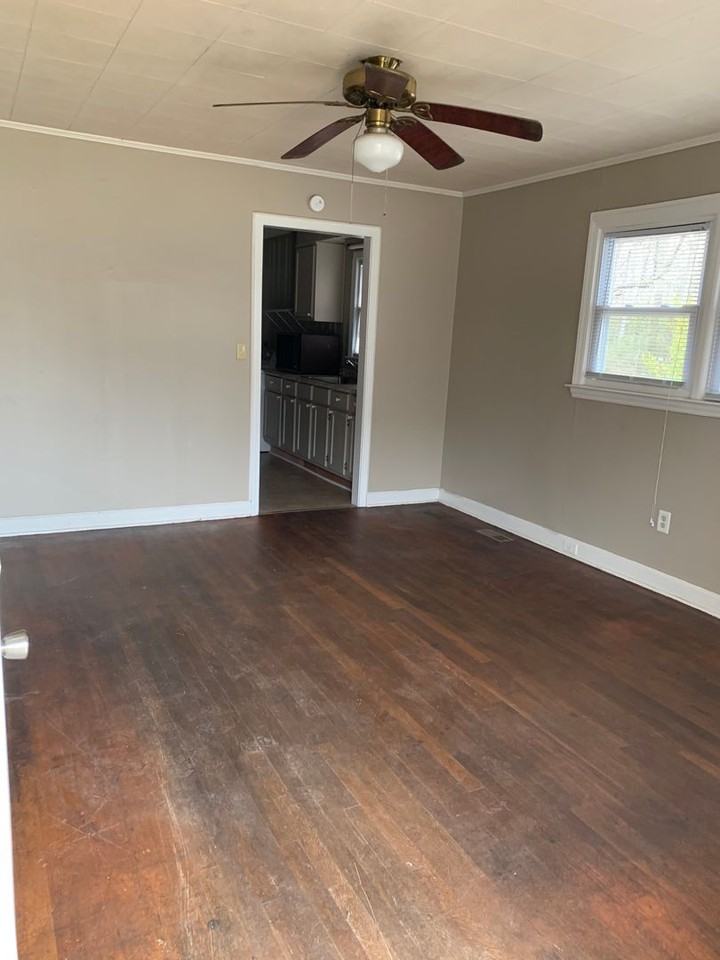 235 Eastbrook Dr - Photo 4 of 8