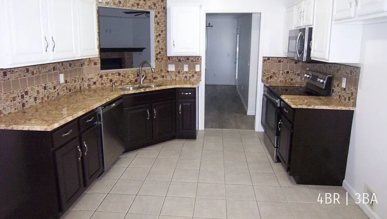 1242 Tyler Ln - Photo 2 of 19