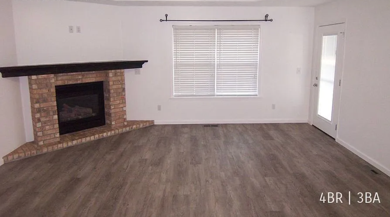 1242 Tyler Ln - Photo 3 of 19
