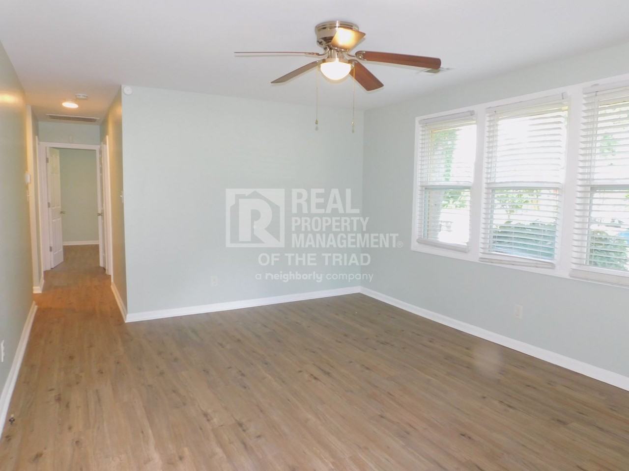 3016 Myra St - Photo 3 of 19