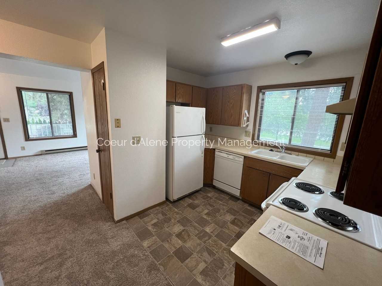 623 E Whispering Pines Ln - Photo 7 of 12