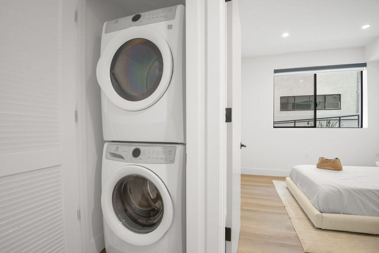 8326 Blackburn Ave. - Photo 6 of 21