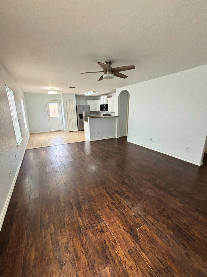 12118 Luckey Smt - Photo 5 of 14