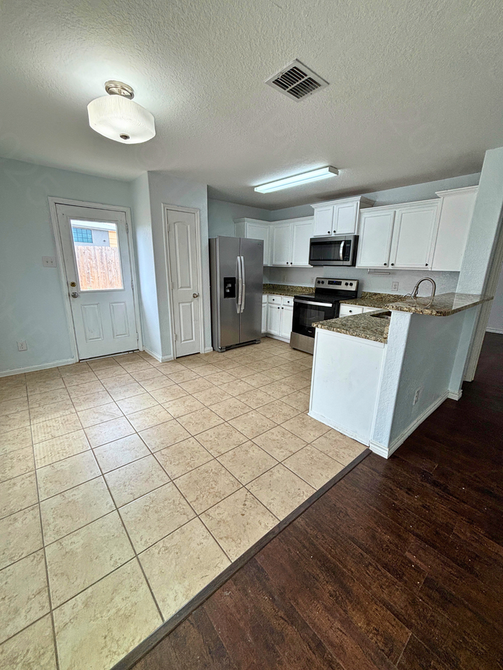 12118 Luckey Smt - Photo 6 of 14