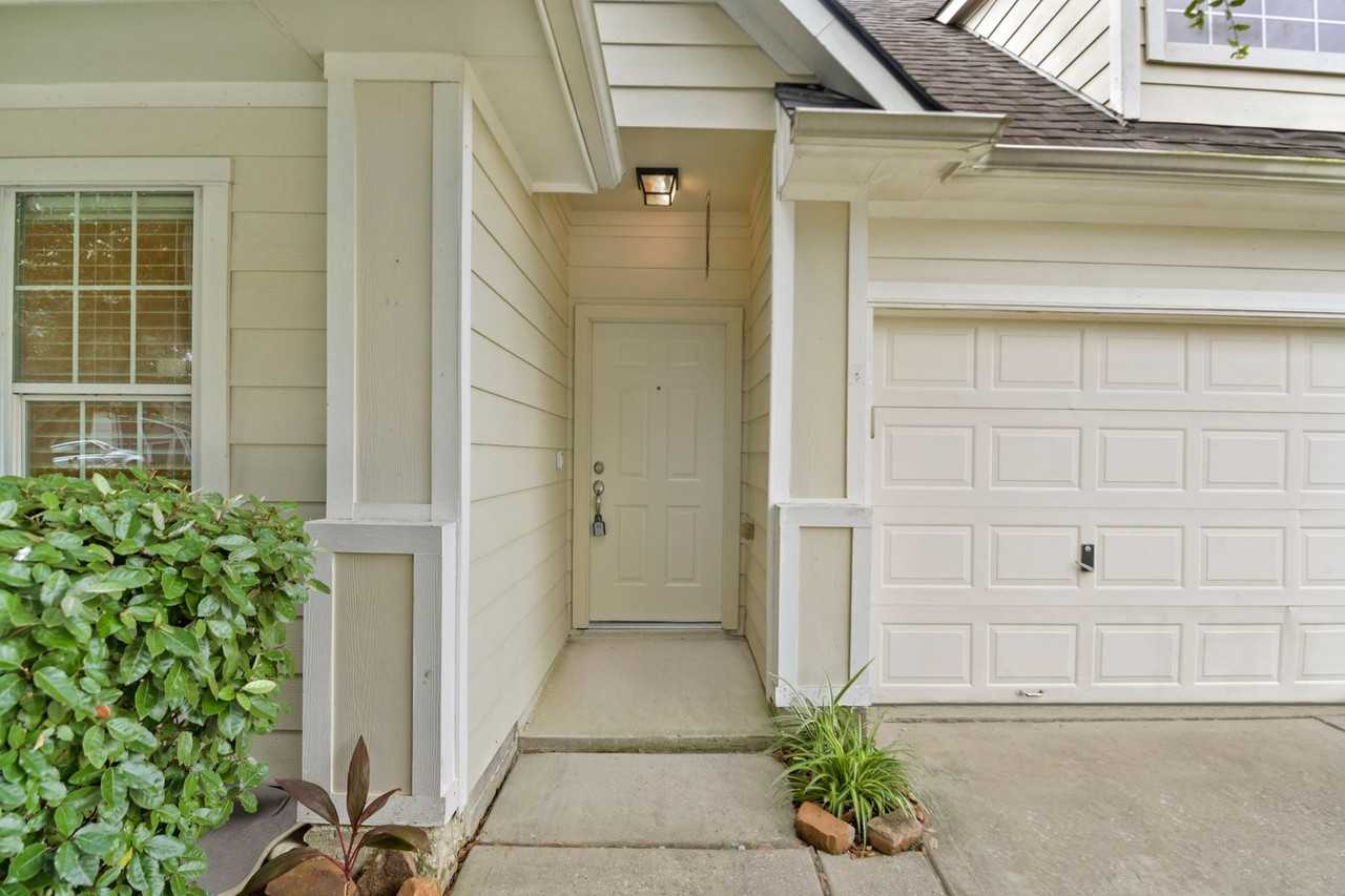 12806 Pecan Shores Drive - Photo 5 of 32