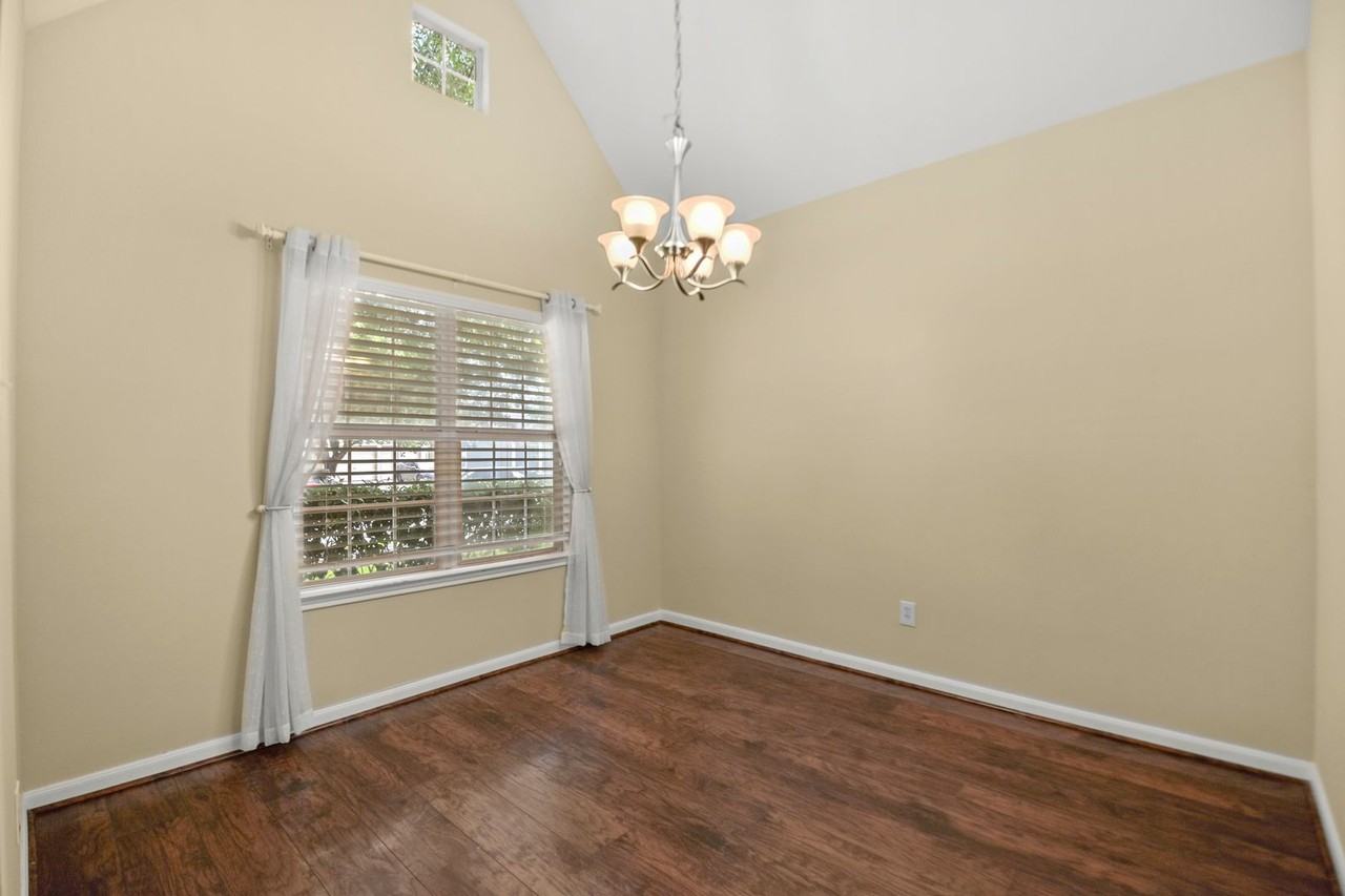 12806 Pecan Shores Drive - Photo 7 of 32