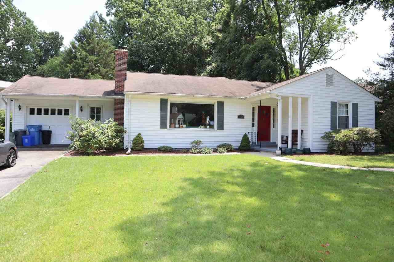 10613 Brunswick Ave - Photo 2 of 27