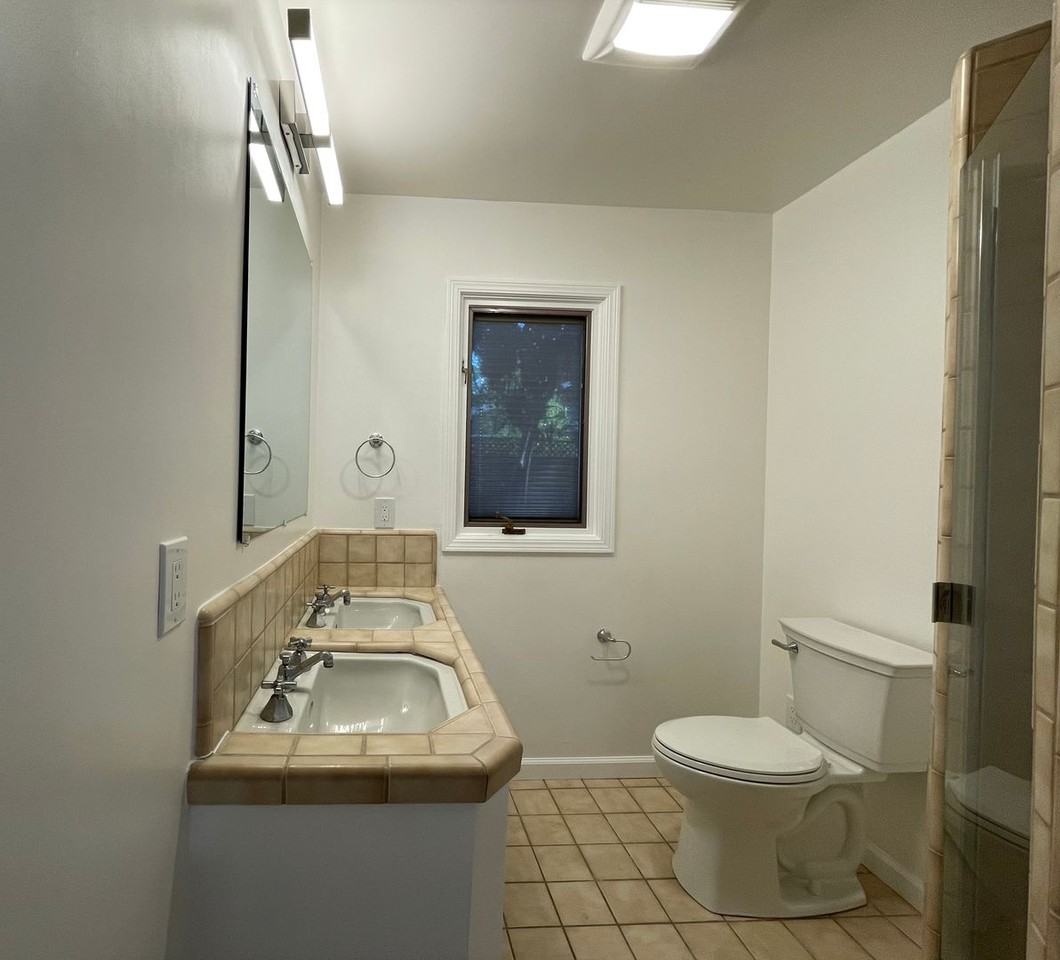 2746 Cowper St - Photo 4 of 16