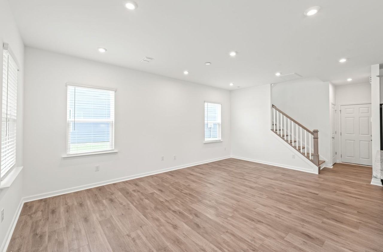 15922 Parkside Crossing Dr - Photo 3 of 36