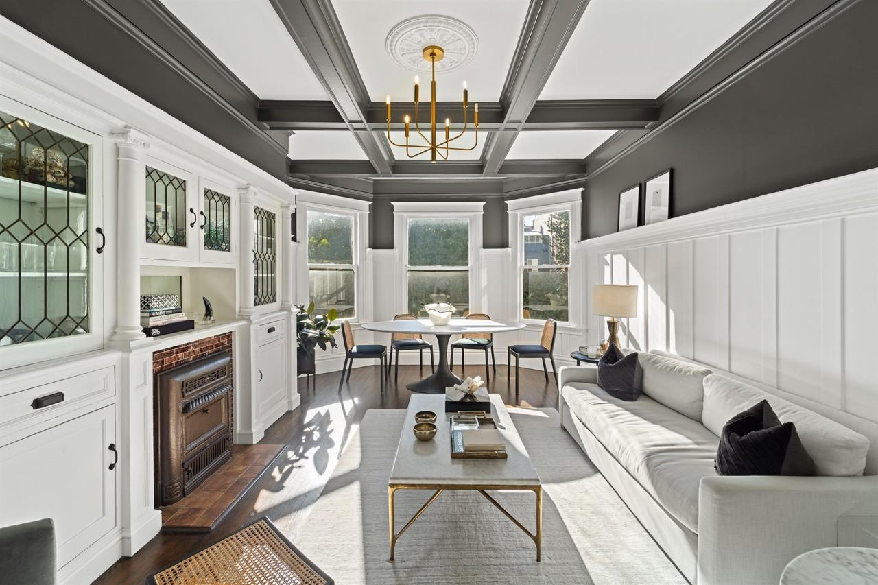 1973 Oak St - Photo 3 of 31