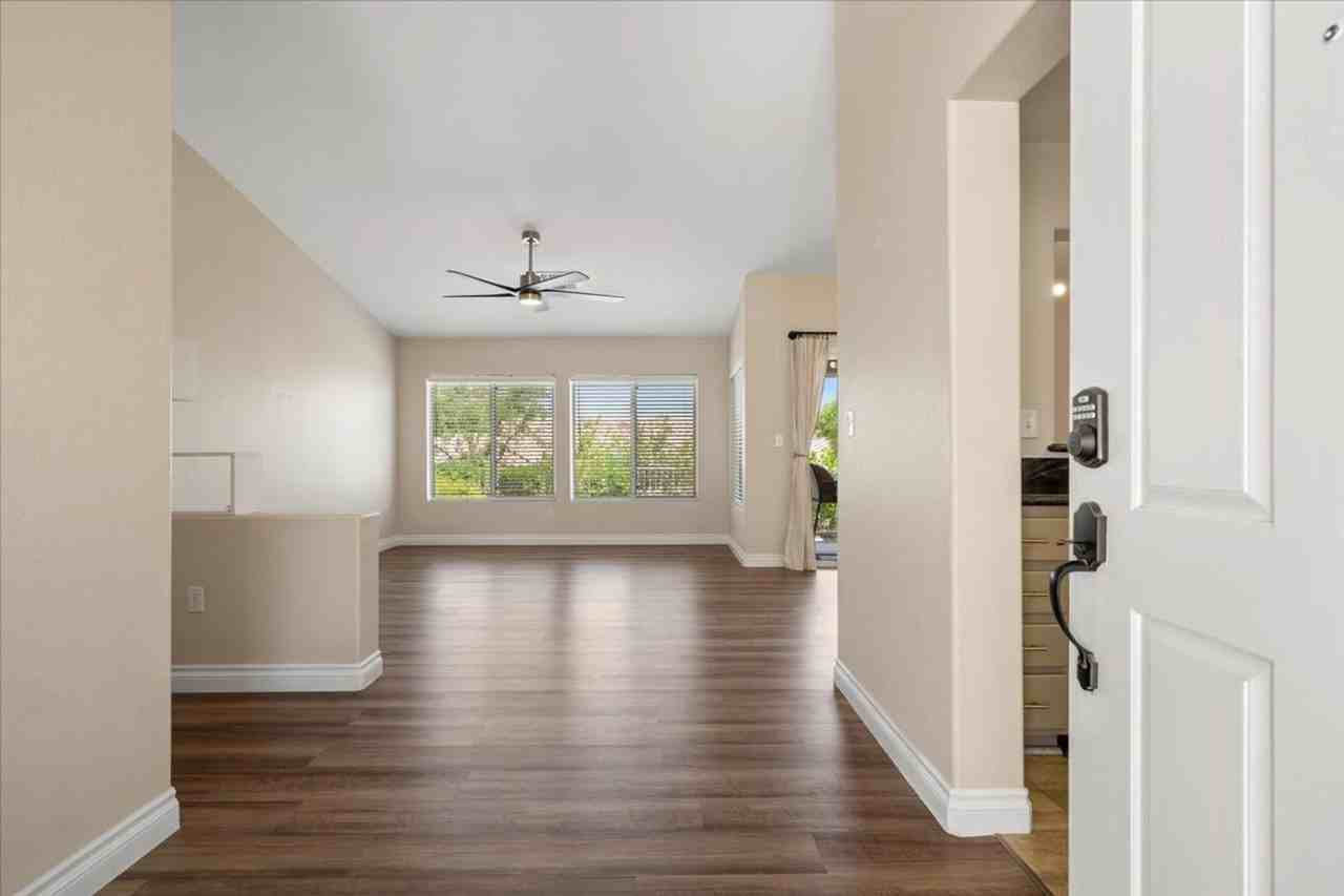 10004 Arbuckle Dr - Photo 3 of 25