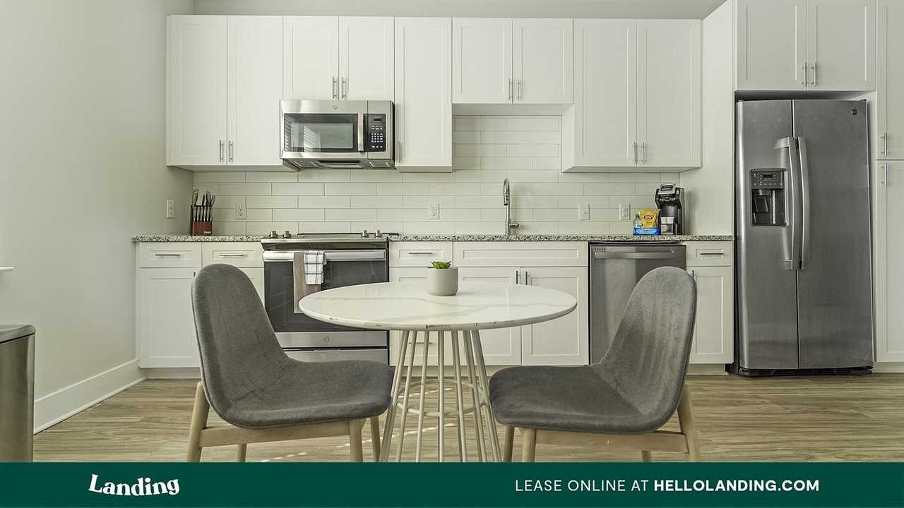 3005 Chestnut Grove Ln - Photo 4 of 50