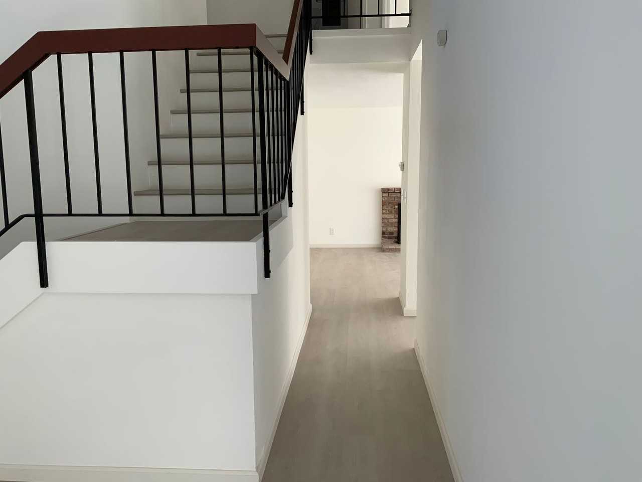 424 Sparrow Dr - Photo 3 of 30