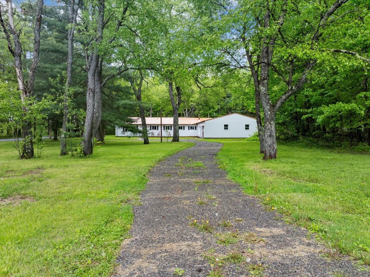 10814 Camp Ground Rd - Photo 3 of 42