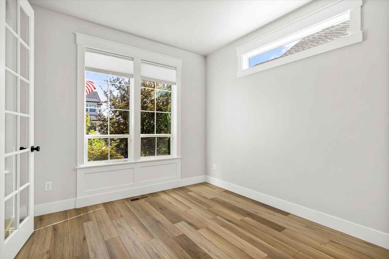 7805 W Cardinal Dr - Photo 3 of 28