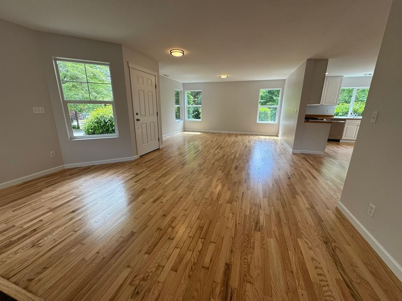 7431 Fairway Ave Se - Photo 2 of 24