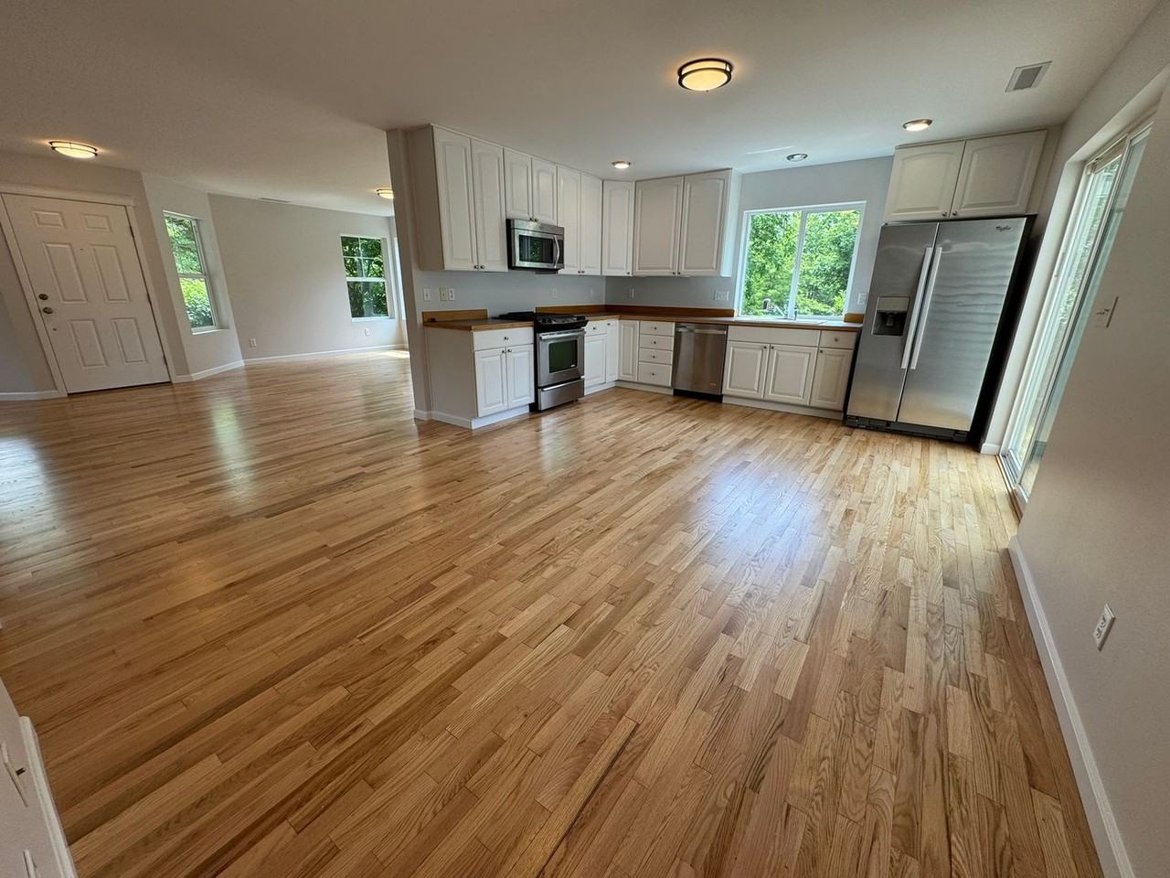 7431 Fairway Ave Se - Photo 5 of 24