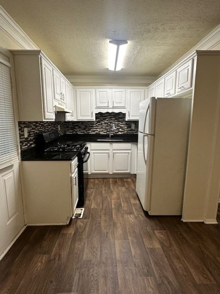 3047 Destin Cir - Photo 4 of 13