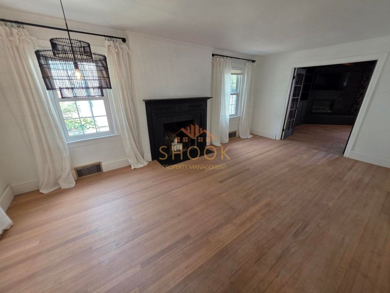 914 Vine St - Photo 4 of 30