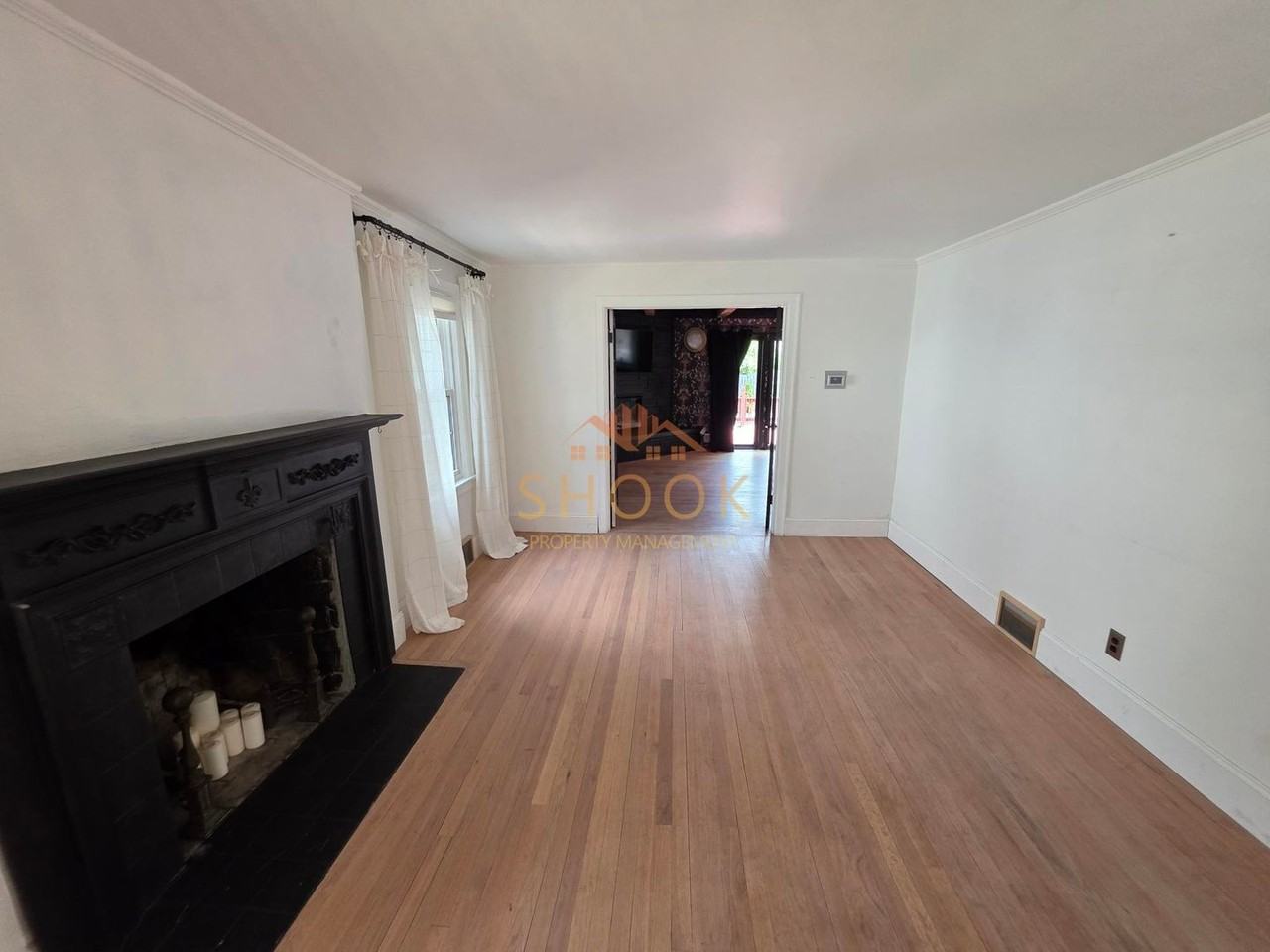 914 Vine St - Photo 5 of 30