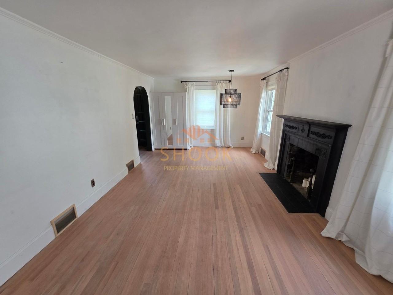 914 Vine St - Photo 6 of 30