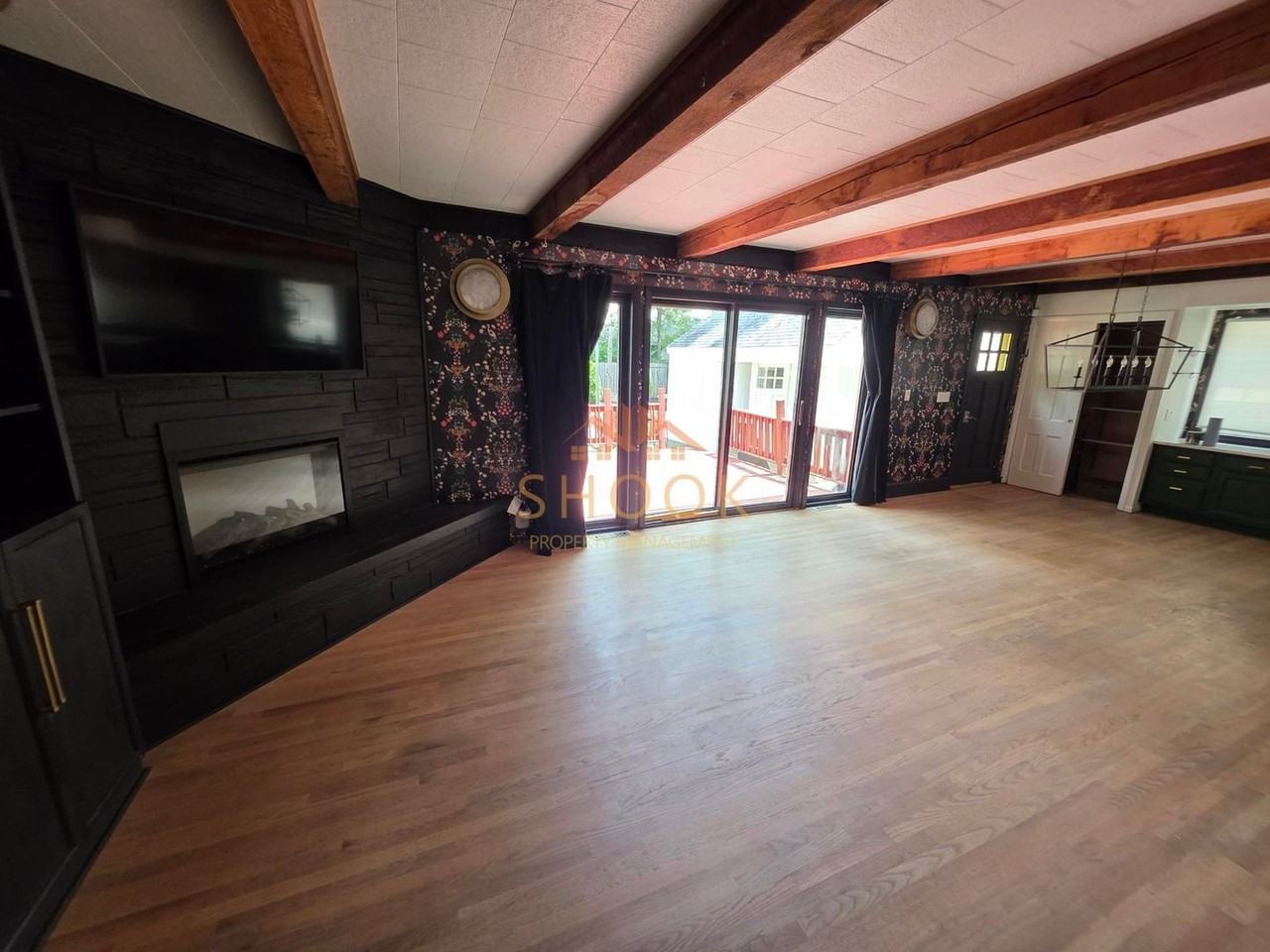 914 Vine St - Photo 7 of 30