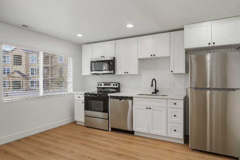 1298 N Sage Dr - Photo 3 of 17